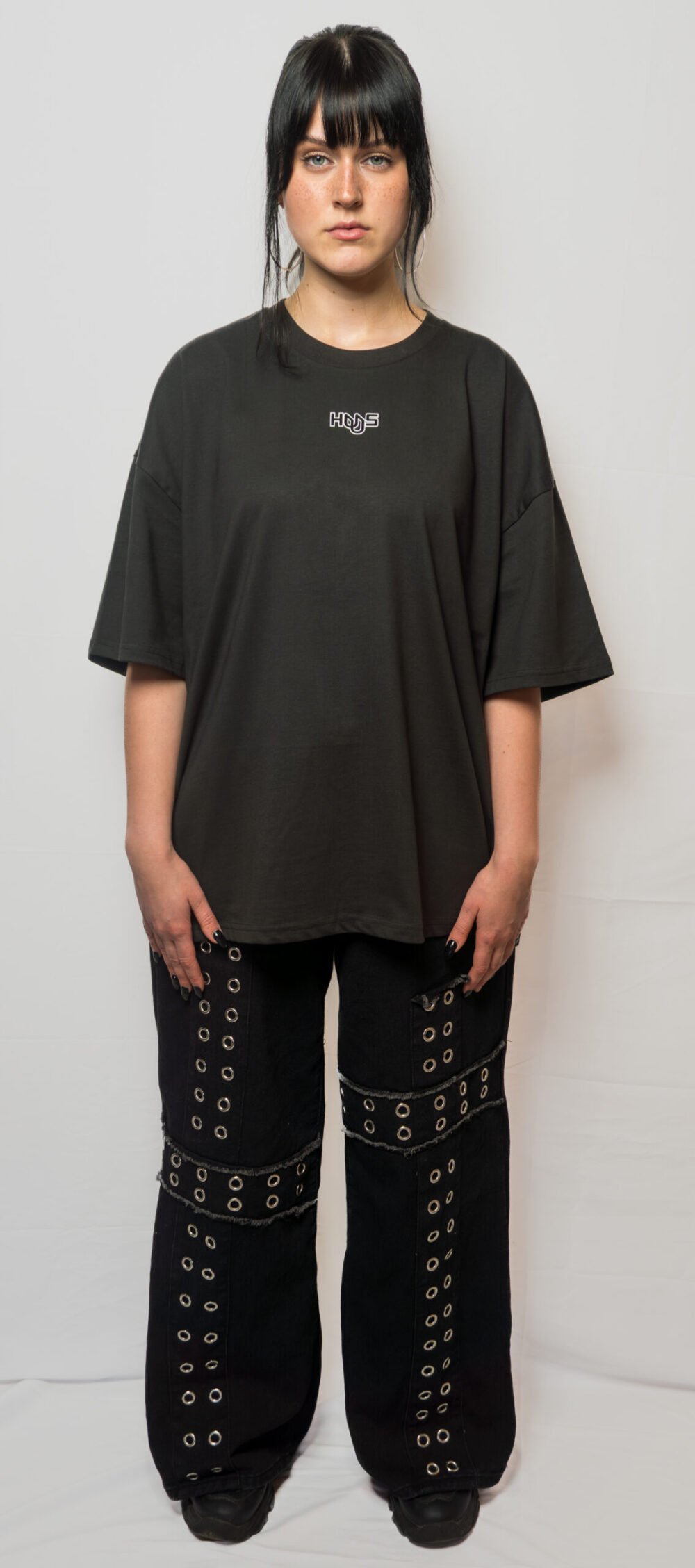 HUS OVERSIZED CLASSIC TEE - Image 2