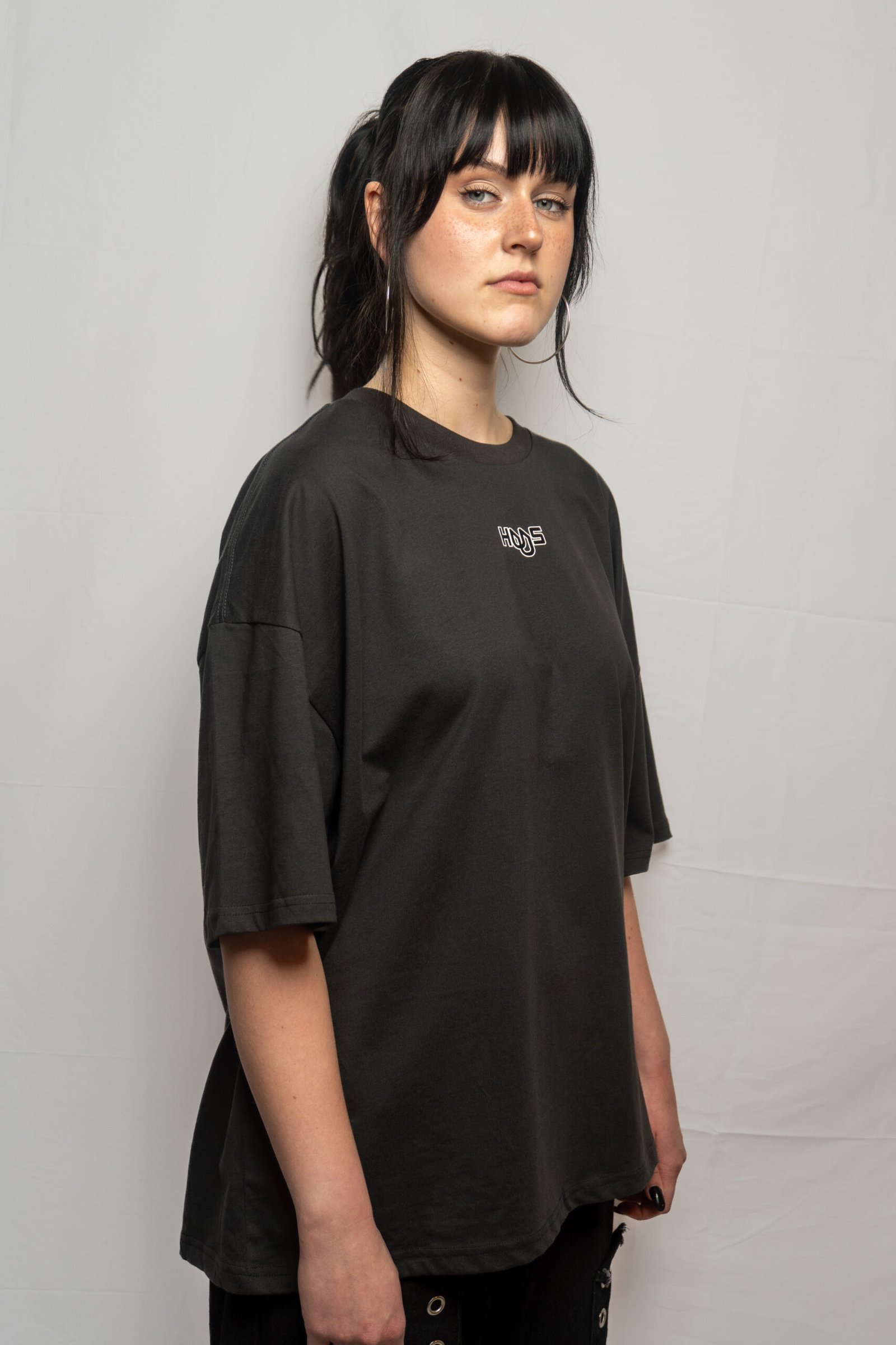 HUS OVERSIZED CLASSIC TEE - Image 3